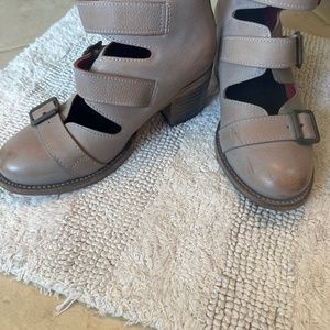 Freebird Charlotte size 7